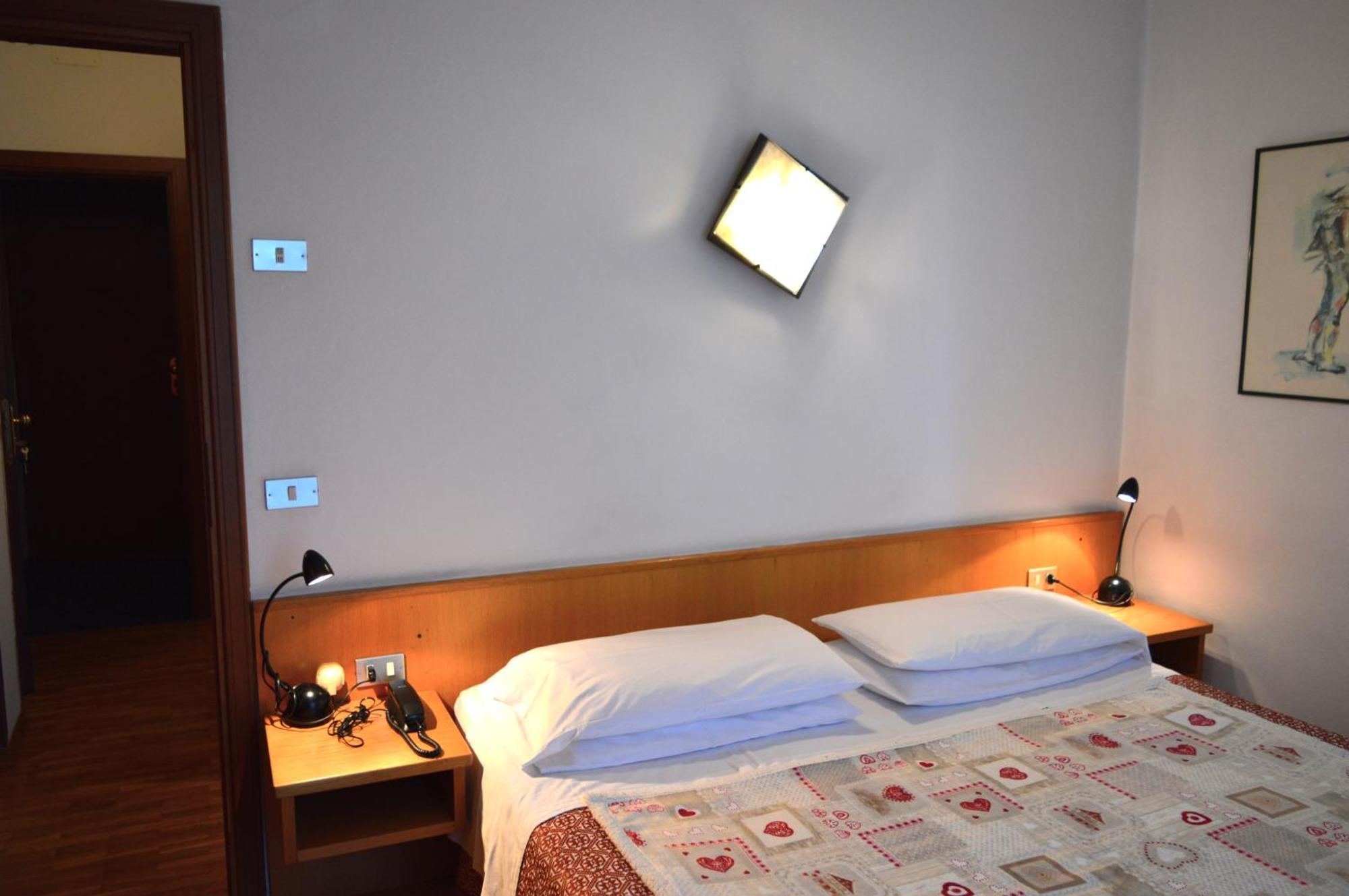 פינזולו Hotel Wanda מראה חיצוני תמונה