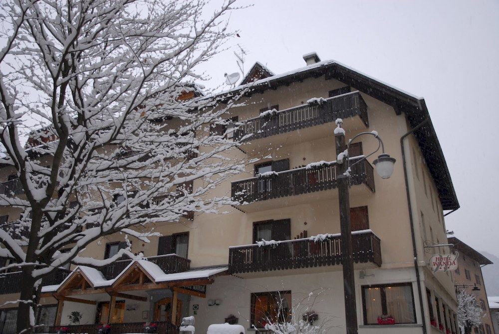 פינזולו Hotel Wanda מראה חיצוני תמונה
